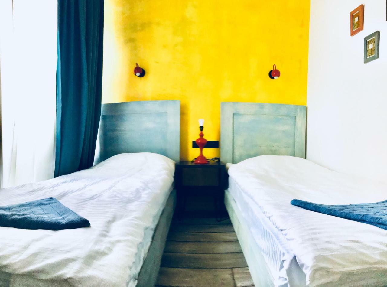 Style Apartments By Happy Place Tbilisi Esterno foto