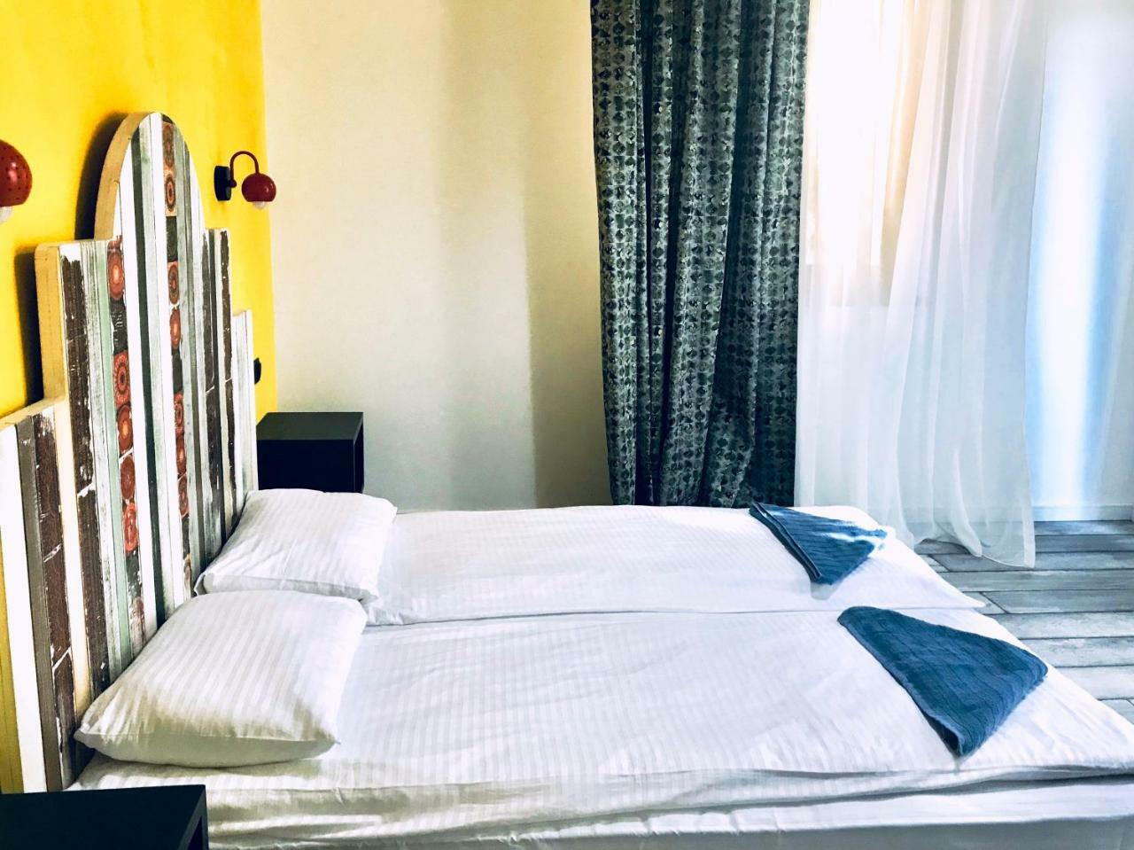 Style Apartments By Happy Place Tbilisi Esterno foto